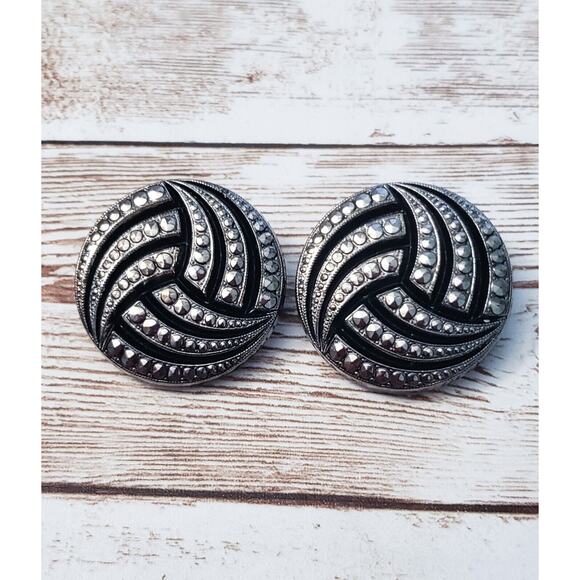Vintage Clip On Earrings Large Circle Black & Grey Stunning Statement 1 & 1/8" - Picture 1 of 5